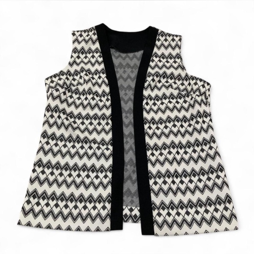 3/$20 Vintage 80’s Geometric Black and White Vest Women’s 18 Funky Retro USA